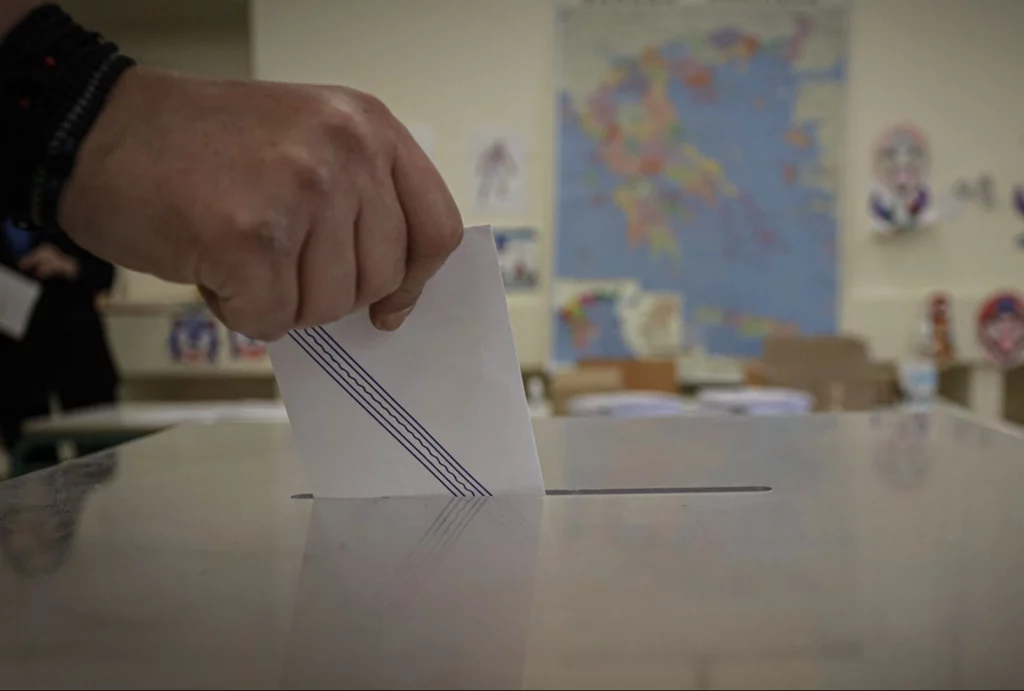 Διπλός σχεδιασμός για ψήφο από το σπίτι στις εκλογές – Τα «αγκάθια» της ευρείας συναίνεσης