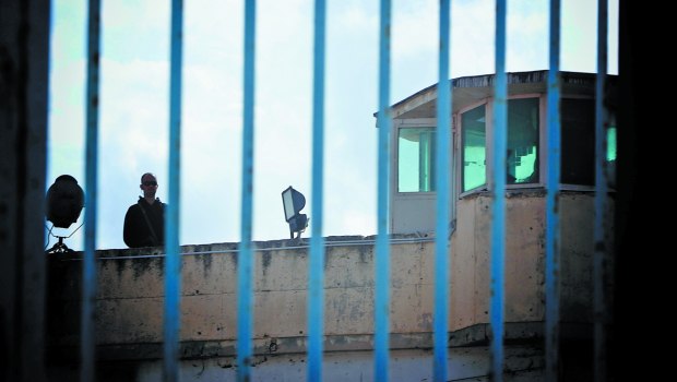 Έφοδος της ΕΛ.ΑΣ. στις φυλακές Κορυδαλλού - Εντοπίσθηκαν μαχαίρι, ναρκωτικά και κινητό τηλέφωνο