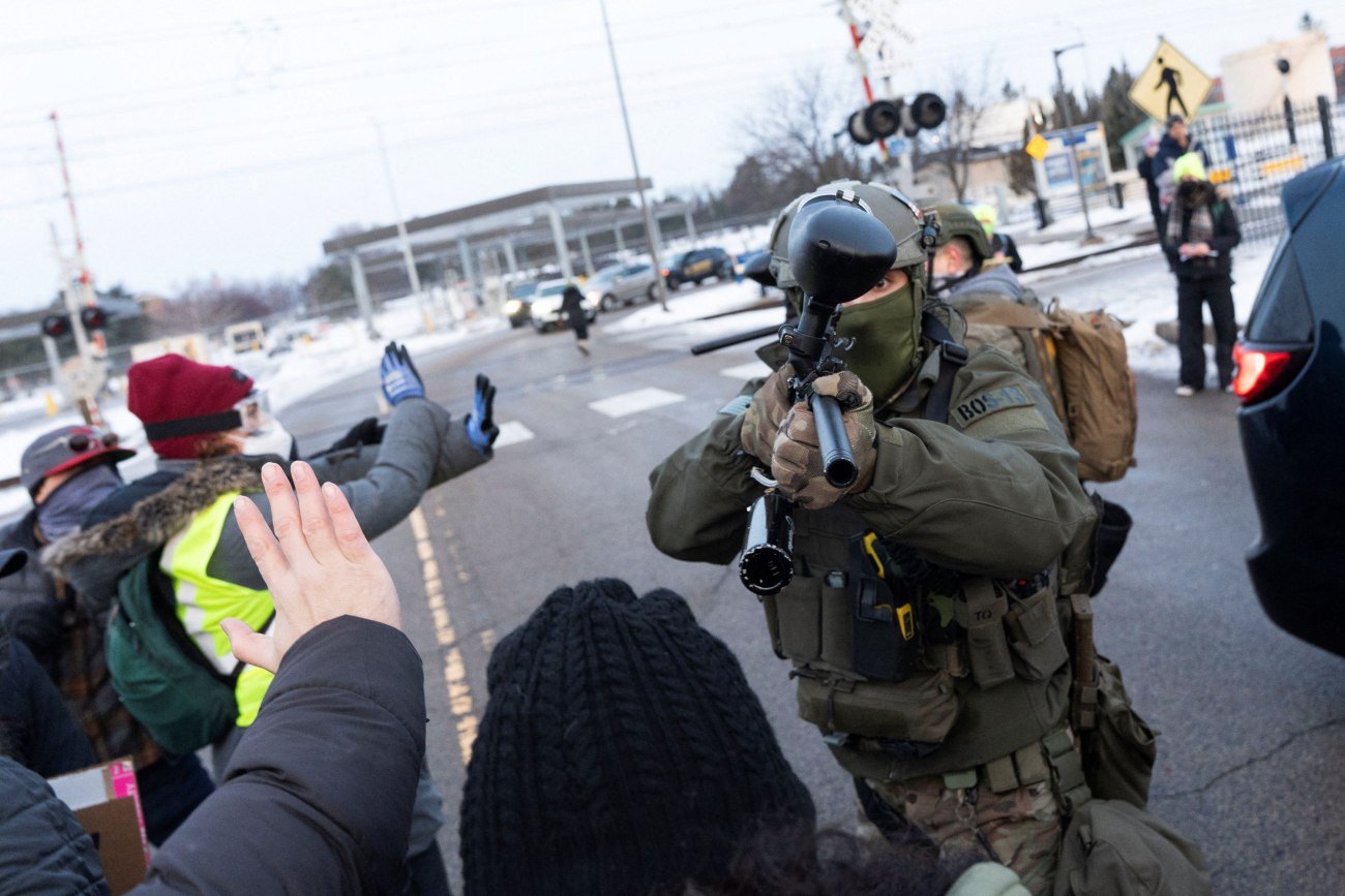 ΗΠΑ: 29 συλλήψεις σε διαδήλωση στη Μινεάπολη για την δολοφονία της Ρενέ Γκουντ