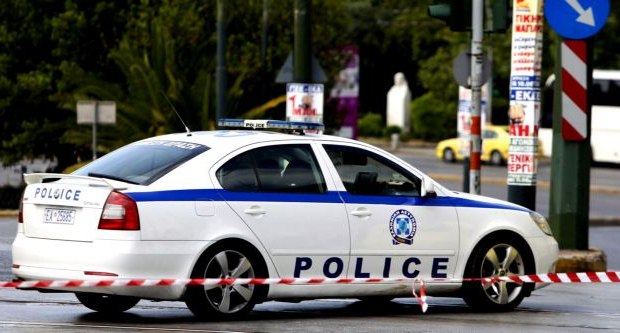 Έπεσαν τσιμέντα από γέφυρα στη Νέα Ιωνία