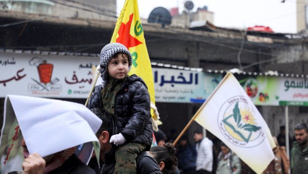 Συρία: Χιλιάδες Κούρδοι βγαίνουν στους δρόμους για να καταγγείλουν για τις σφαγές στο Χαλέπι