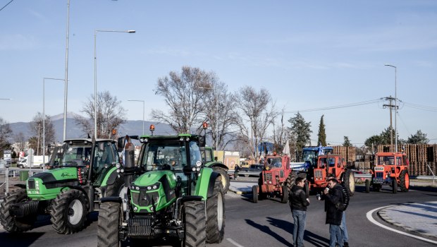 Αγρότες: Κλιμάκωση αποφάσισε το Μπλόκο Νίκαιας - Πρόταση για κάθοδο στο Σύνταγμα και αποκλεισμό εθνικών οδών