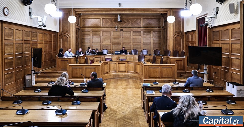 Ο ΣΥΡΙΖΑ κατηγορεί τη Ζωή Κωνσταντοπούλου για "σύμπλευση με τη ΝΔ" στην...