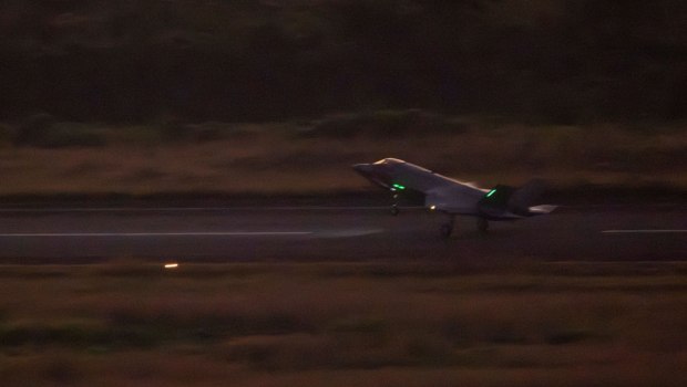 Ιράν: «Πιθανή αμερικανική επέμβαση εντός 24 ωρών» - Η Τεχεράνη απειλεί συλληφθέντες με «ταχείες δίκες»