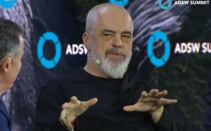 Έντι Ράμα: «Οι Έλληνες πιστεύουν ότι είναι απόγονοι του Πλάτωνα και του Αριστοτέλη, αλλά δεν είναι»