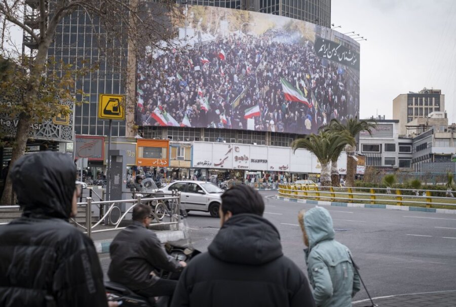 Υποχωρεί η ένταση ανάμεσα σε Ιράν και ΗΠΑ – Κυρώσεις της Ουάσιγκτον κατά 12 οντοτήτων και ατόμων