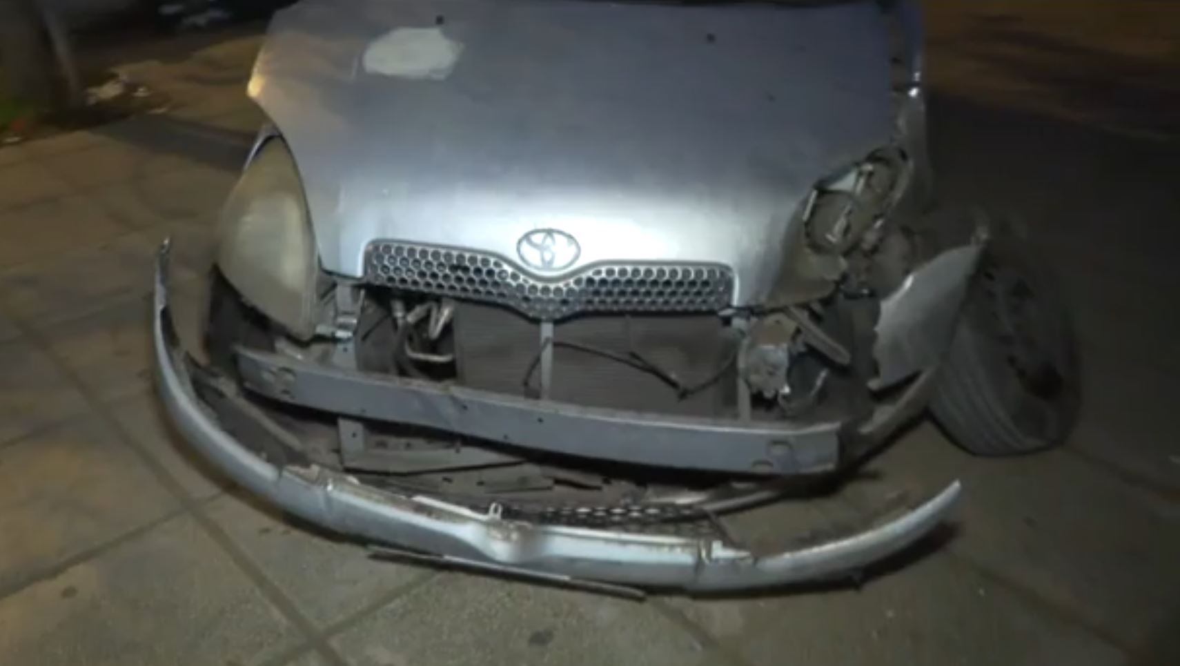 Θεσσαλονίκη: Μεθυσμένη οδηγός πήρε σβάρνα 15 αυτοκίνητα και κατέληξε σε τζαμαρία