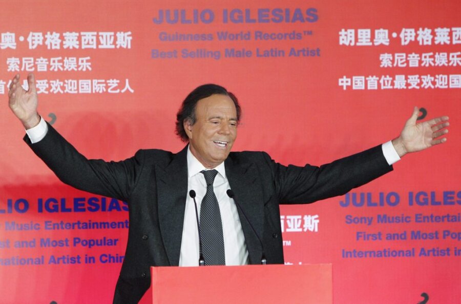 Χούλιο Ιγκλέσιας ομιλία