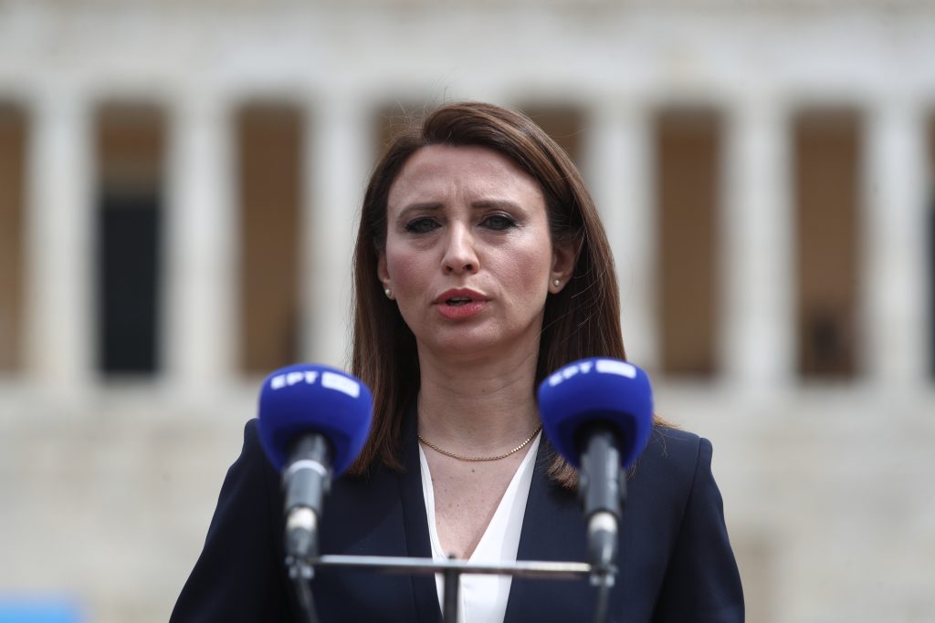 Ο ΣΥΡΙΖΑ αντικαθιστά τη Νίνα Κασιμάτη στο Συμβούλιο της Ευρώπης μετά την εμφάνισή της στην υποδοχή της φρεγάτας «Κίμων»