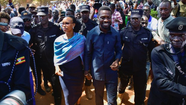 Ουγκάντα: Ο ηγέτης της αντιπολίτευσης καταγγέλλει απαγωγή από τον στρατό μετά την αμφισβητούμενη εκλογική ήττα