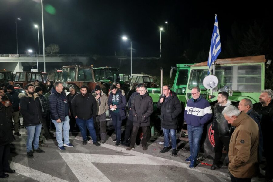 Αγρότες: Με ανοιχτούς δρόμους και «κόκκινες γραμμές» το ραντεβού με Μαξίμου