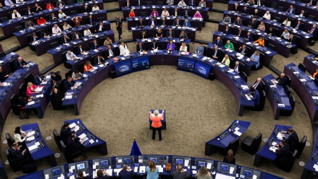 Το Ευρωπαϊκό Λαϊκό Κόμμα προτίθεται να καταψηφίσει την εμπορική συμφωνία με τις ΗΠΑ ελέω Γροιλανδίας