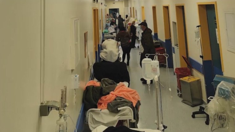Αποκαλυπτικές εικόνες για τα νοσοκομεία της χώρας - Ράντζα σε «Αττικόν» και «Λαϊκό»