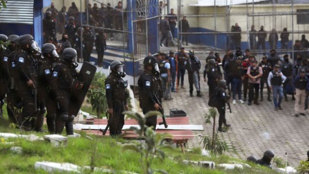 Γουατεμάλα: 7 αστυνομικοί δολοφονούνται από συμμορίες μετά τις εξεγέρσεις σε φυλακές
