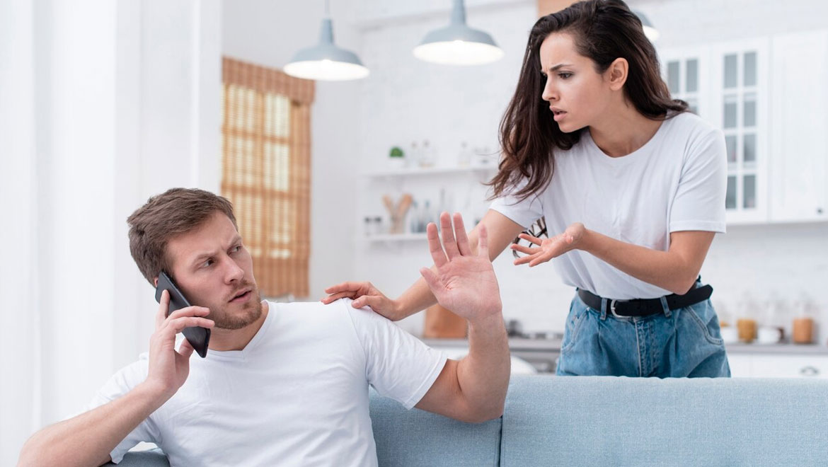 Σχέση: Όταν η καθημερινότητα κλέβει τον σύντροφό σου - Πώς να μη χαθείτε