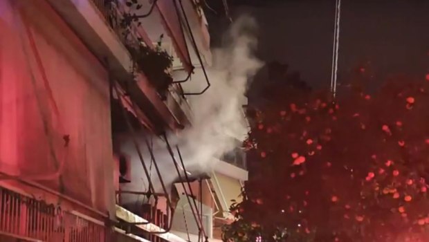 Χαλάνδρι: Φωτιά σε διαμέρισμα - Απεγκλωβίστηκε ένας άνδρας