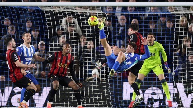 Ασύλληπτο γκολ με ψαλιδάκι από τον Κωστούλα! (vid)