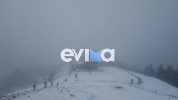 Εύβοια: Εγκλωβίστηκαν δύο νεαροί λόγω της έντονης χιονόπτωσης