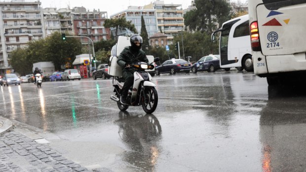 Καιρός: Έκτακτα μέτρα για την προστασία των εργαζομένων από την κακοκαιρία - Υποχρεωτική παύση εργασιών