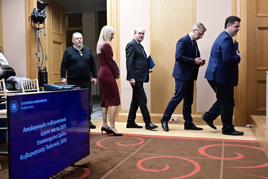 Ελληνική οικονομία: Κάτω από τον πήχη της πραγματικότητας η κυβέρνηση - Οικονομικός Ταχυδρόμος