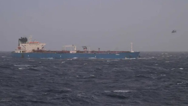 Μακρόν: Το γαλλικό πολεμικό ναυτικό αναχαίτισε στη Μεσόγειο ρωσικό δεξαμενόπλοιο που υπόκειται σε κυρώσεις