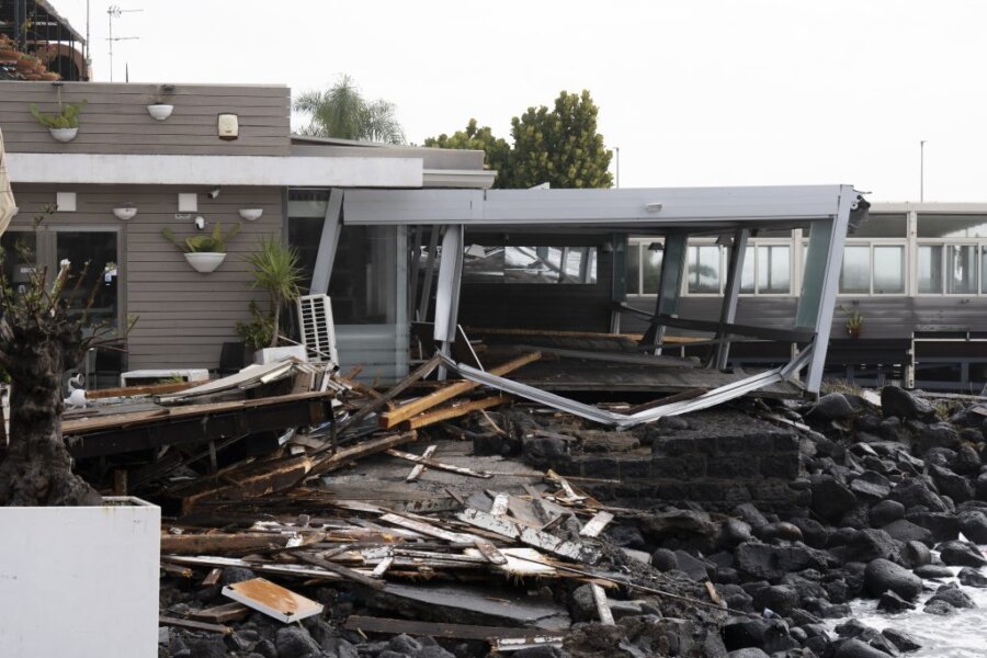 Καταστροφή στο λιμάνι Κατάνια