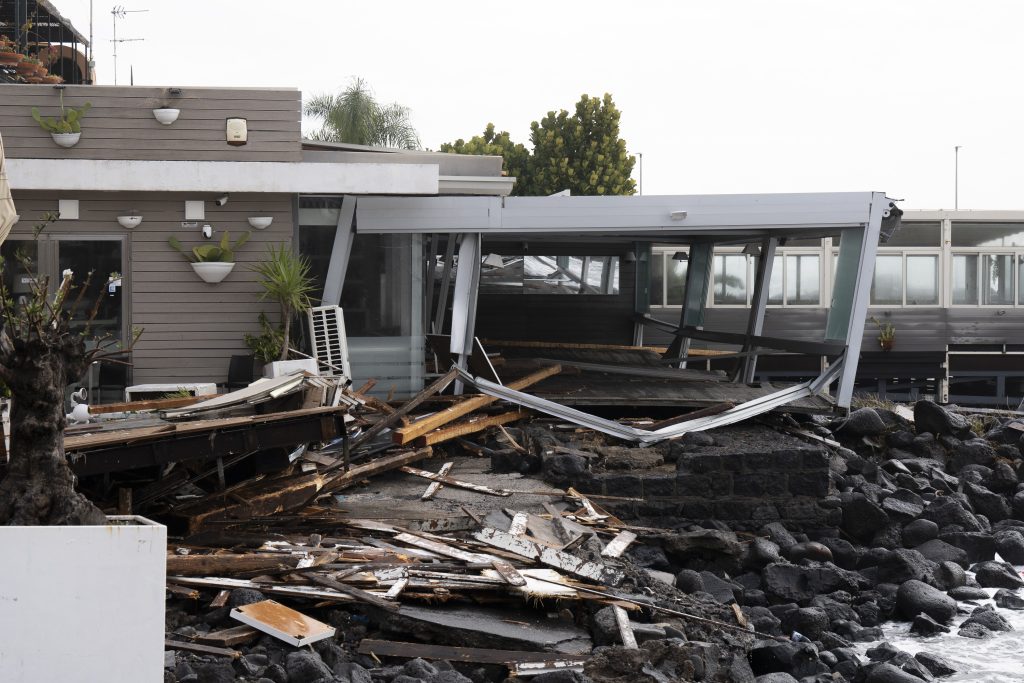 Καταστροφή στο λιμάνι Κατάνια