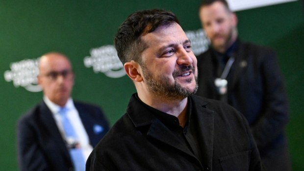 Ζελένσκι: Λέει ότι εξασφάλισε συμφωνίες για την ενίσχυση της αντιαεροπορικής άμυνας στο Νταβός