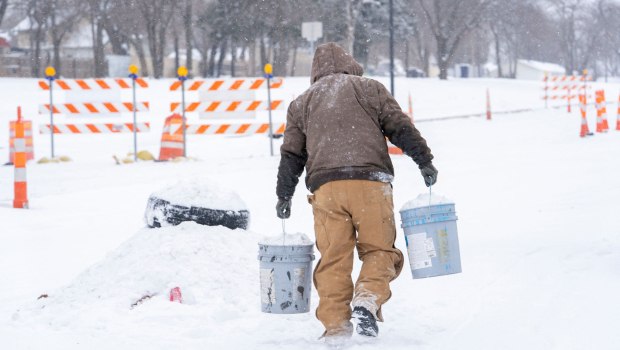 Ακραία χιονοθύελλα στις ΗΠΑ - Τουλάχιστον 16 πολιτείες σε κατάσταση έκτακτης ανάγκης
