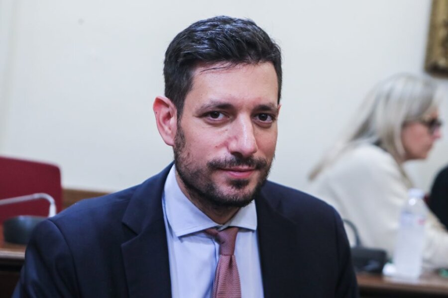 Κυρανάκης στο “Face 2 Face” για την πρώτη του δουλειά: «Στην πολιτική, κατάλαβα πόσο σημαντικό είναι να έχεις ένσημα στην πλάτη σου»