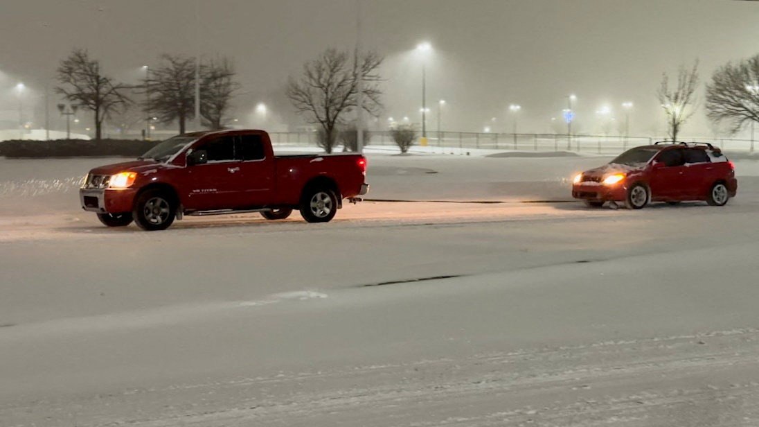 ΗΠΑ: Σε κατάσταση έκτακτης ανάγκης 17 Πολιτείες λόγω κακοκαιρίας – 800.000 νοικοκυριά χωρίς ρεύμα