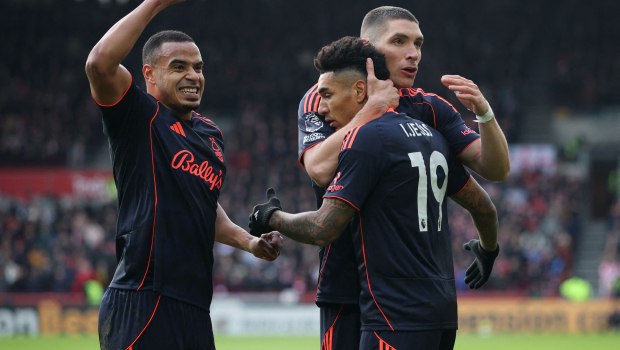 Μπρέντφορντ - Νότιγχαμ Φόρεστ 0-2: Τεράστιο «διπλό» για τους Reds