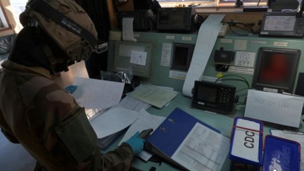 Γαλλία: Υπό κράτηση ο ινδός πλοίαρχος του Grinch που φέρεται να ανήκει στον «σκιώδη στόλο» της Ρωσίας