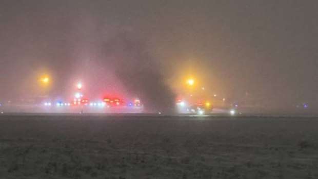 ΗΠΑ: Ιδιωτικό αεροσκάφος με 8 επιβαίνοντες συνετρίβη και τυλίχτηκε στις φλόγες σε αεροδρόμιο του Μέιν