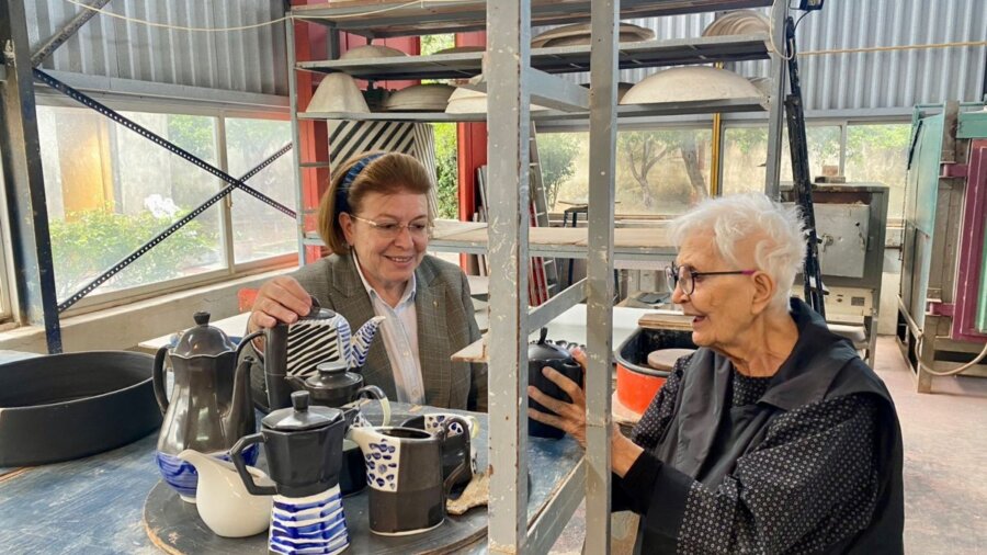 Λίνα Μενδώνη, Ελένη Βερναδάκη