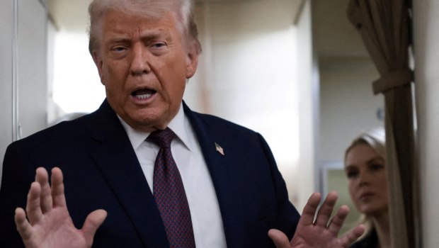 ΗΠΑ: Η αποδοχή της πολιτικής Τραμπ στο μεταναστευτικό υποχωρεί σε ιστορικό χαμηλό