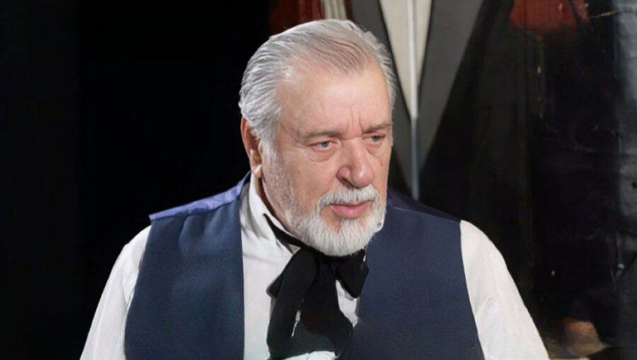 Τάσος Χαλκιάς: «Έτρωγα ξύλο από τον πατέρα μου ως παιδί, θα μπορούσε να μου έχει μείνει αυτή η κακή συνήθεια»