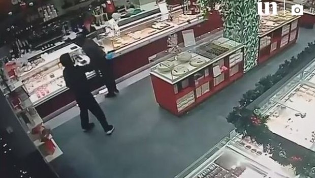 Βίντεο ντοκουμέντα από τη σπείρα που λήστευε καταστήματα στη Δυτική Αττική