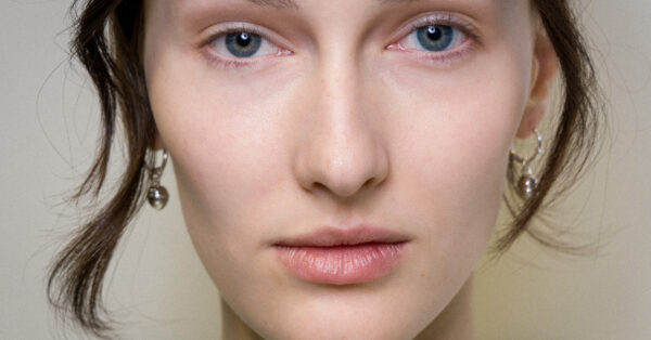 Προϊόντα περιποίησης με βάση το νερό ή με βάση τα έλαια: Πώς επιλέγουμε το ιδανικό για την επιδερμίδα μας;