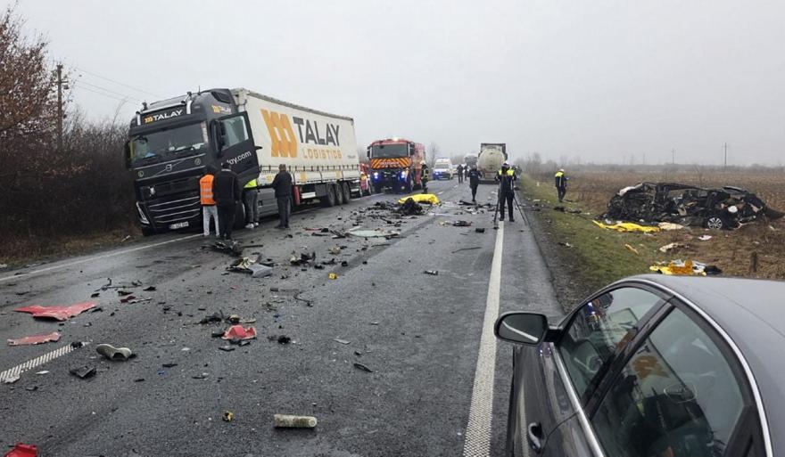 Σοκαριστικό δυστύχημα με οπαδούς του ΠΑΟΚ στη Ρουμανία - Επτά νεκροί και τρεις τραυματίες