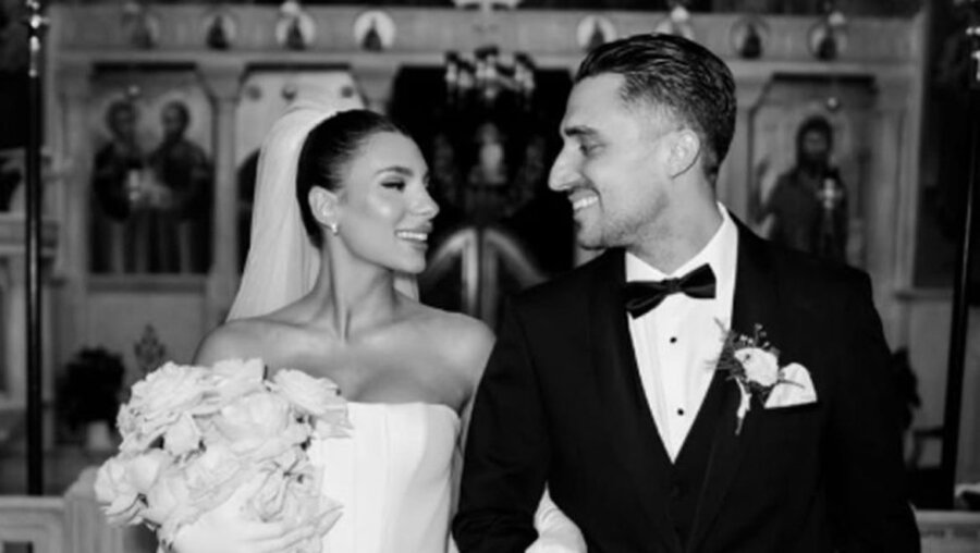 Μαριαλένα Ρουμελιώτη - Σάκης Κατσούλης: Το εντυπωσιακό φωτογραφικό άλμπουμ του ζευγαριού από το γάμο τους