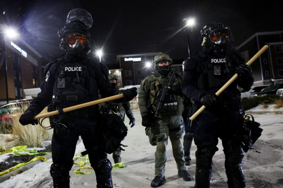 Αστυνομικοί σε διαμαρτυρία