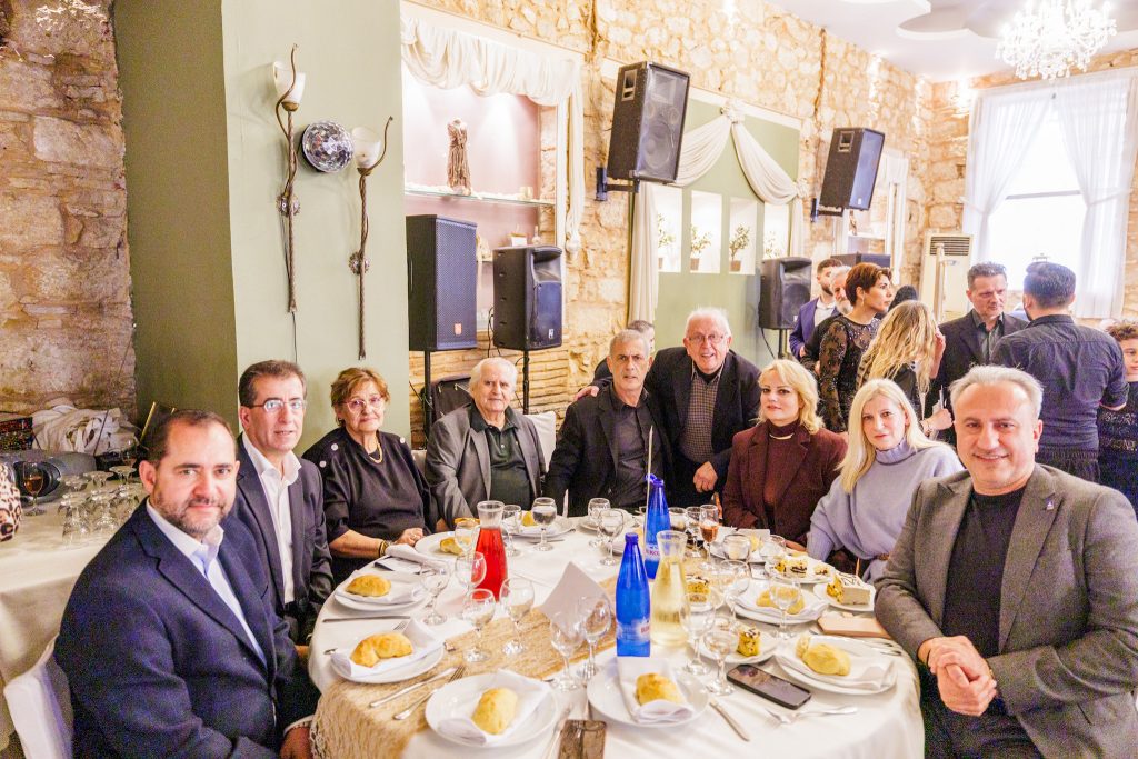 Ο Δήμαρχος Πειραιά Γιάννης Μώραλης στις εκδηλώσεις κοπής πίτας συλλόγων και φορέων