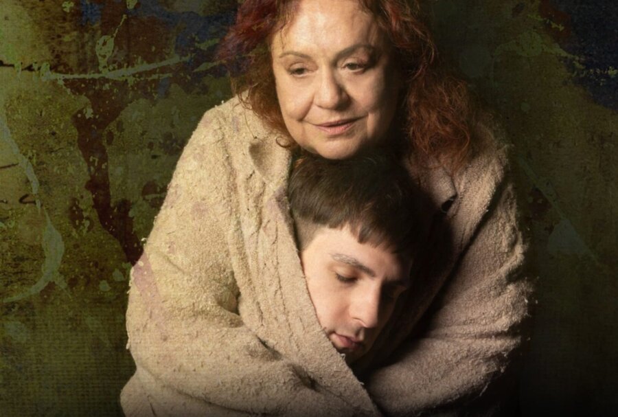 Οι «Αγώνες και μεταμορφώσεις μιας γυναίκας» του Εντουάρ Λουί με την Ελένη Κοκκίδου στο θέατρο Κολοσσαίον