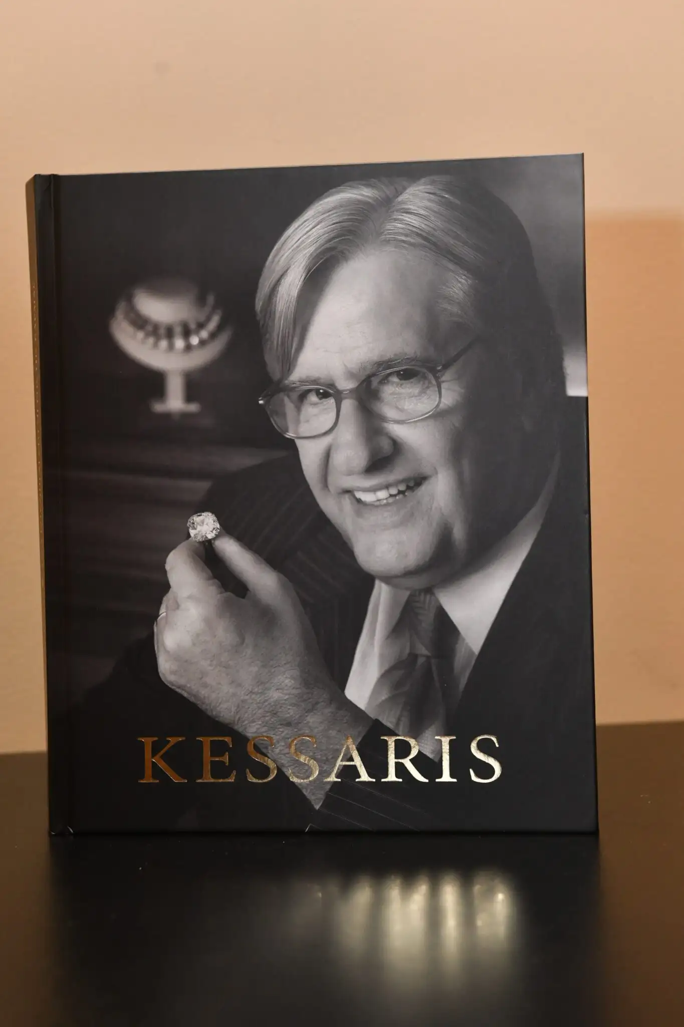 Ο Γιάννης Κούστας και η Δήμητρα Μέρμηγκα στην παρουσίαση βιβλίου του Κώστα Καίσαρη - Σπάνια κοσμική εμφάνιση