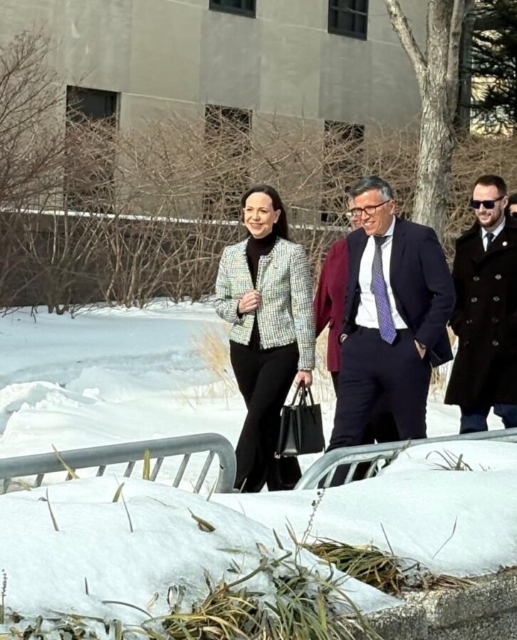 Να μείνει στην Ουάσινγκτον παρότρυνε η Ροντρίγκεζ την Ματσάδο και να μην επιστρέψει στη Βενεζουέλα