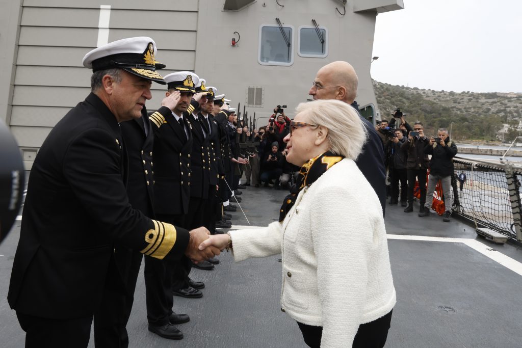 Χειραψία αξιωματικού πλοίου