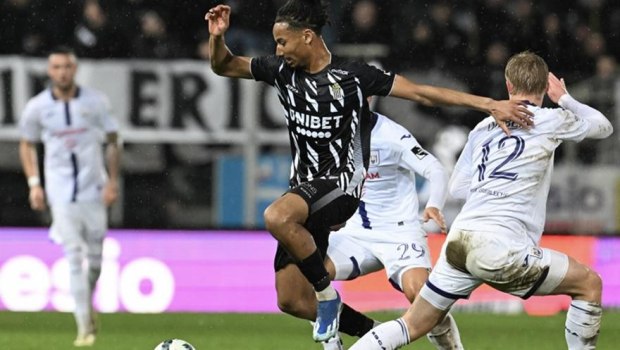 Φαγητό: Τι είναι το «performative eating» και πώς επηρεάζει τη ζωή μας