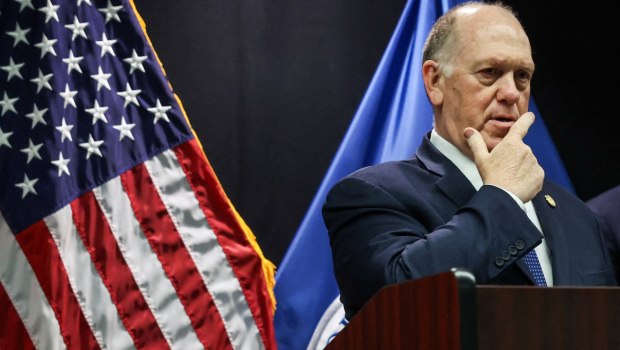 ΗΠΑ: Ο «τσάρος των συνόρων» δεσμεύεται για μείωση των δυνάμεων ασφαλείας στη Μινεάπολη «σύντομα»