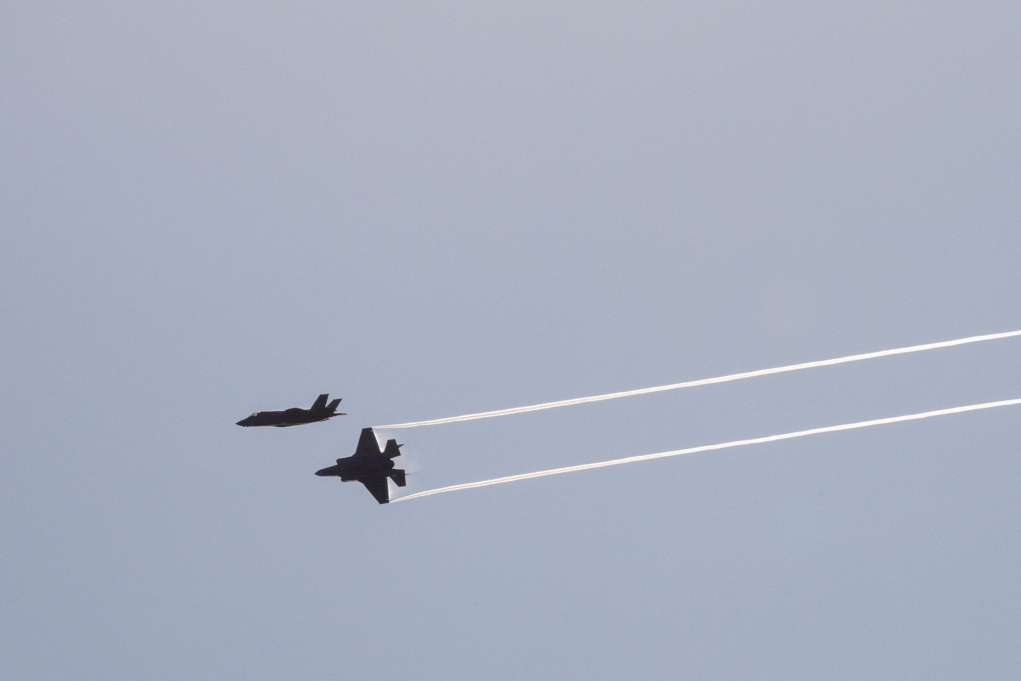 Στα πρόθυρα γενικευμένης σύρραξης: Το Ιράν «στα όπλα» ενώ η αμερικανική αρμάδα πλησιάζει